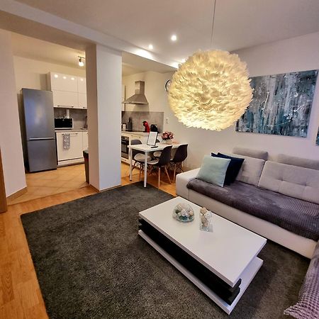 Apartment Banska - City Centre & Private Parking Bańska Bystrzyca Zewnętrze zdjęcie